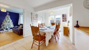 5bed House, 8 Double beds Perfect for large groups - Image 3