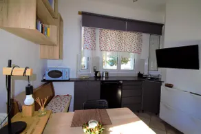 h2h Chris/Small apt, near Athens, metro - Image 2