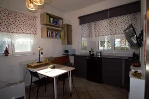 h2h Chris/Small apt, near Athens, metro - Image 4