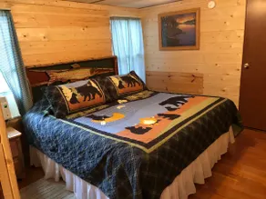 Twin oaks Harbor your dreams King bed - Image 3