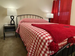 Charming 3BD/2BA near campus and downtown. - Image 3