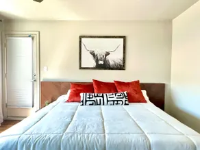 Modern DT Retreat w/ Hot Tub King Bed Fast Wi-Fi - Image 5