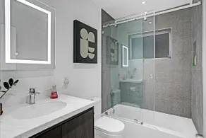 Modern Junior Suite, 8 min from Beach #2 - Image 5