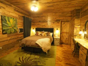 Fishing, Hiking Creekside Mountain Retreat - Image 3