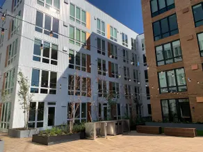 FREE Garage Parking | Walkable, Convention Center - Image 5
