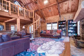 Secluded Luxury Log Cabin near Gettysburg - Image 2