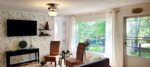 Cozy cottage with lake access and insert fireplace - Image 3