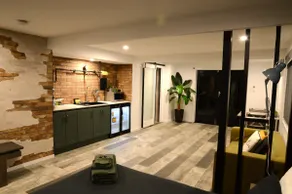 Industrial style self contained,private studio - Image 2