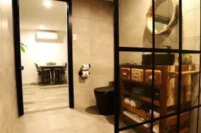 Industrial style self contained,private studio - Image 5