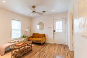 Modern 1-bed House 2 Min to Town and Hospital - Image 5