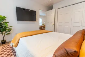 Modern 1-bed House 2 Min to Town and Hospital - Image 2