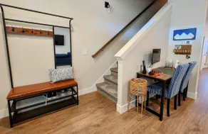 Cheerful, Comfy, Cute 2 Bed Townhome - Image 4