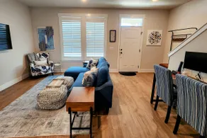 Cheerful, Comfy, Cute 2 Bed Townhome - Image 3
