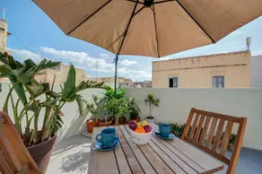 Townhouse With Private Terrace - Walk to Valletta - Image 5