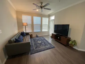 Spring Modern 1-BR King Long-term fully equipped C - Image 2