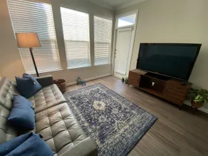 Spring Modern 1-BR King Long-term fully equipped C - Image 3