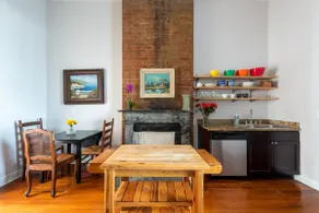 Amazing Magazine St. Apartment - Image 5