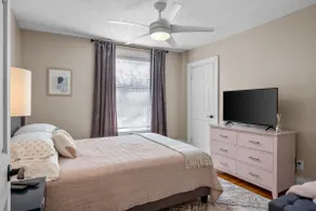 King Bed, Family-Friendly Homebase, and Walkable! - Image 4
