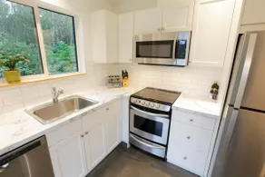 Tidal Retreat Cabin - Image 4