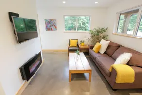 Tidal Retreat Cabin - Image 2