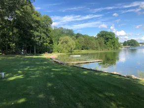 Lakefront house-6 acres of woods-Private Lake-4 miles from MIS - Image 5