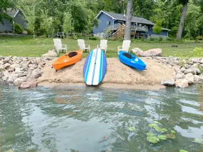 Lakefront house-6 acres of woods-Private Lake-4 miles from MIS - Image 2