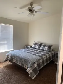 Cozy 2 bedroom cabin with a patio - Image 5