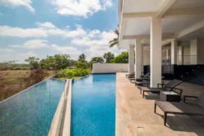 2BR Treas Apt|Shared Infinity Pool|Genset|Candolim - Image 2