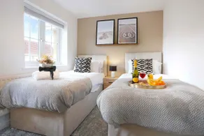 Welcoming House with Free Parking and Fast WiFi - Image 2