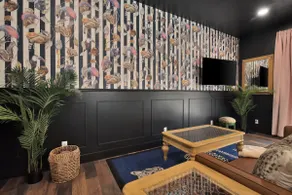 Whiskey Row's Animal House - Image 4