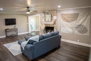 Beautifully remodeled Boerne Charm home located minutes from downtown - Image 5