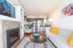 Charming 1-BR w/ A/C | Free Parking | Downtown YYC - Image 3