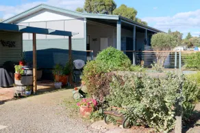 Ovenden Lodge Guesthouse - Image 2