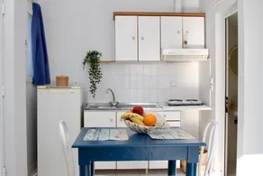 Maria's seaview studio - Image 4