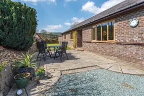 Brook Cottage | 3 Bedroom Bungalow - Image 2