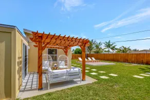 Pool table! Fire Pit! 10 min to beach! Pets! - Image 3