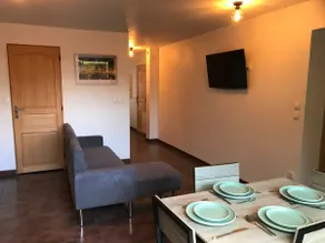 Apartment in 3-bedroom house on the ground floor - Image 3