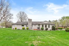 Modern and Private Home in Indy! - Image 2