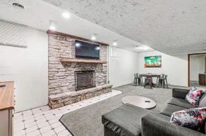 Modern and Private Home in Indy! - Image 4