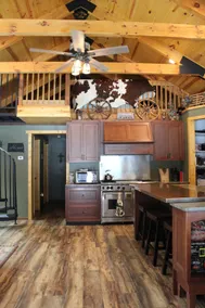 Darby's Cabin in the Woods - Image 5