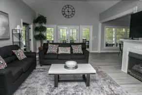 Huge Lake Gaston Waterfront • New Reno • 22 Guests - Image 3