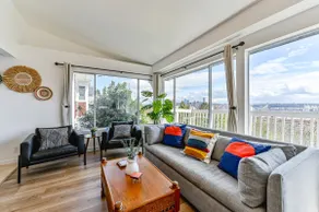 Panoramic City&Mt. View Retreat - Image 3