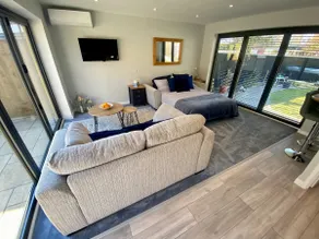 The Garden Retreat with Hot Tub - Image 3