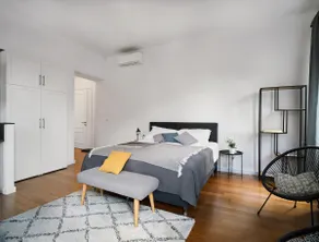 Berry Berry Studio Apartment With Balcony - Image 5