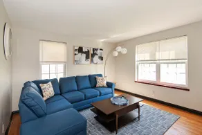 Terrific 1 Bedroom Apartment - Image 2