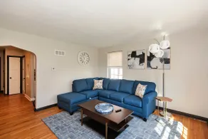 Terrific 1 Bedroom Apartment - Image 3