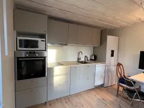 Small cozy guesthouse near lake. - Image 3