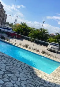 Lovely-Luxury apt w/beautiful/pool - Image 3