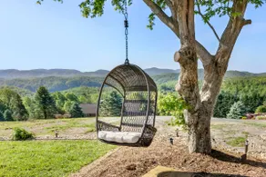 Orchard Hill Vintage Cottage - Image 4