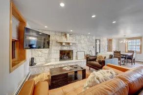 Aspen Tree Suite | Near Red Rocks & Evergreen Lake - Image 2